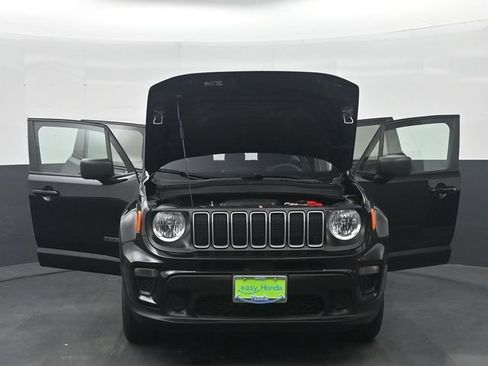 Used 2023 Jeep Renegade Latitude AWD/4WD image 36