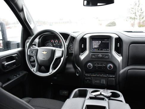 Used 2025 Chevrolet Silverado 2500 Custom w/ Custom Value Package image 20