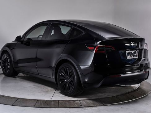 Used 2022 Tesla Model Y Long Range AWD/4WD image 4