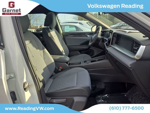 New 2026 Volkswagen Tiguan SE R-Line image 11