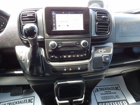Used 2025 RAM ProMaster 2500 w/ U-Haul Equipment Group FWD image 23
