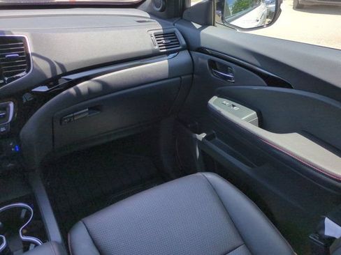 Used 2024 Honda Ridgeline Black Edition image 15