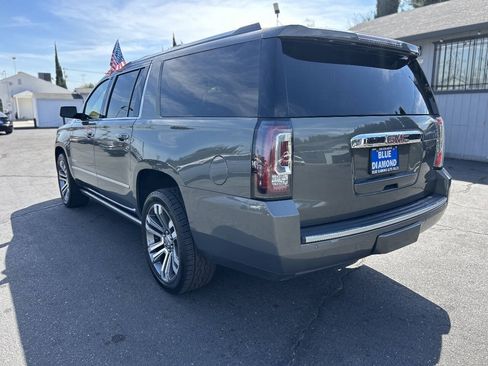 Used 2017 GMC Yukon XL Denali w/ Open Road Package AWD/4WD image 4