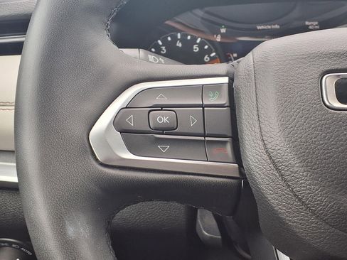Used 2025 Jeep Compass Limited AWD/4WD image 15