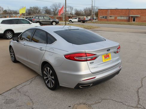 Used 2019 Ford Fusion SE image 47