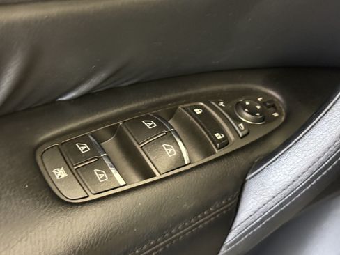Used 2021 Nissan Armada SL w/ Captain's Chairs Package RWD image 16