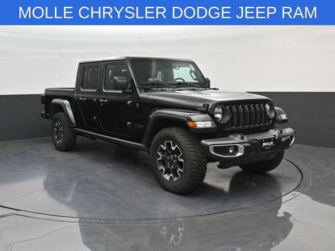 Used 2024 Jeep Gladiator Sport w/ Premium Package AWD/4WD image 1
