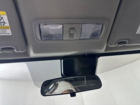 Used 2024 Nissan Frontier SV image 24