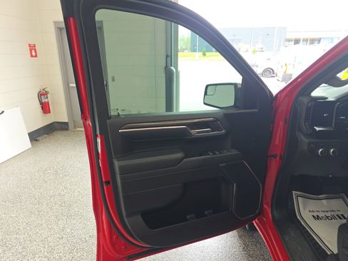 Used 2024 GMC Sierra 1500 SLE AWD/4WD image 25