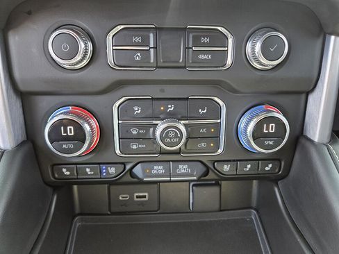 Used 2022 GMC Yukon SLT w/ SLT Premium Package AWD/4WD image 22