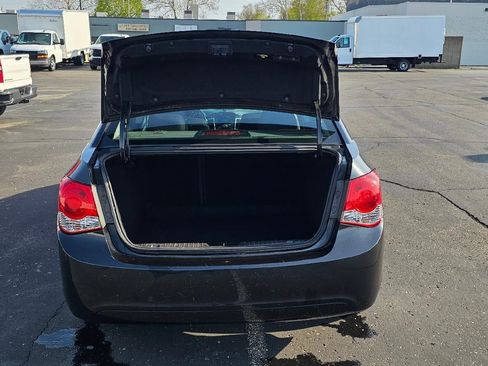 Used 2014 Chevrolet Cruze LS FWD image 7