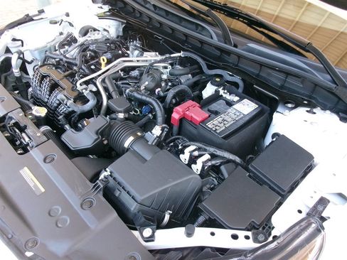 Used 2024 Nissan Altima 2.5 SV FWD image 50