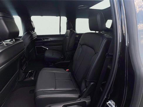 New 2026 Jeep Grand Wagoneer L Limited AWD/4WD image 12