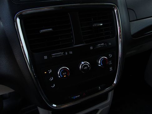 Used 2013 RAM C/V Tradesman FWD image 14