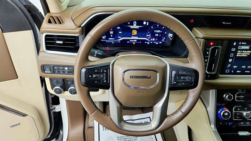 Used 2023 GMC Yukon XL Denali AWD/4WD image 14