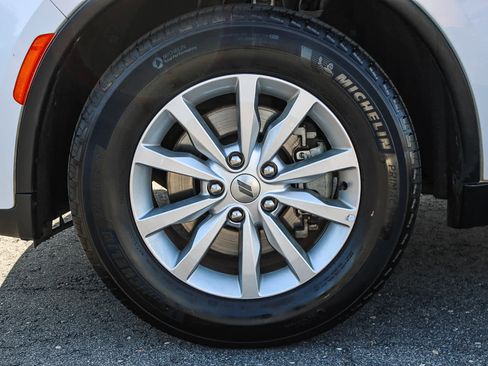 Used 2023 Dodge Durango SXT image 9