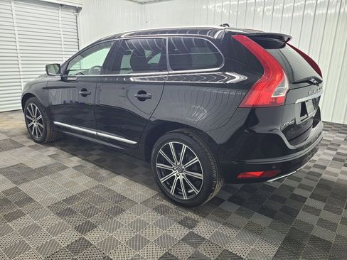 Used 2016 Volvo XC60 T5 Premier w/ Proximity Package AWD/4WD image 9