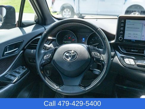 Used 2019 Toyota C-HR Limited FWD image 33