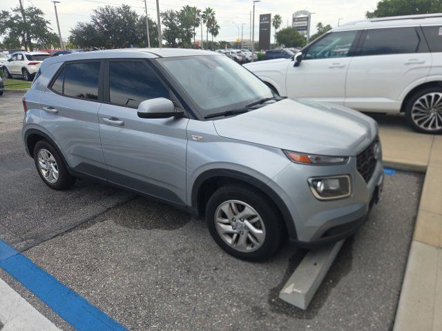 Used 2022 Hyundai Venue SE FWD image 8