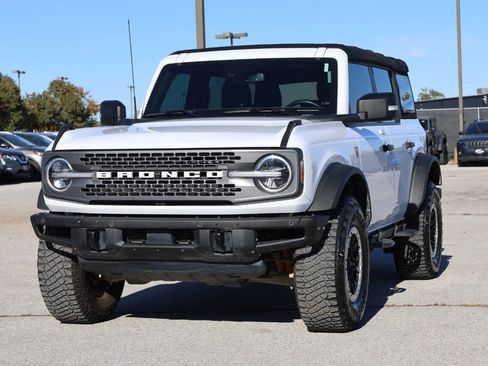 Used 2022 Ford Bronco Badlands image 6