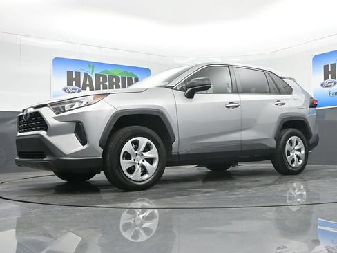 Used 2022 Toyota RAV4 LE FWD image 19