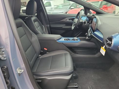 Used 2026 Chevrolet Equinox EV LT FWD image 17