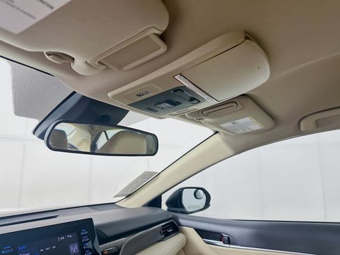 Used 2021 Toyota Camry LE FWD image 18