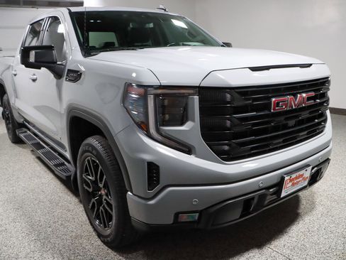 Used 2024 GMC Sierra 1500 Elevation w/ Elevation Premium Package AWD/4WD image 5