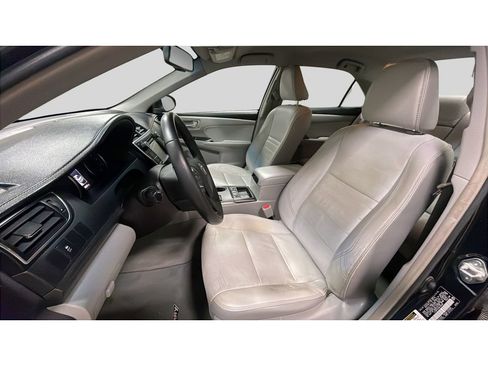 Used 2016 Toyota Camry XLE image 11