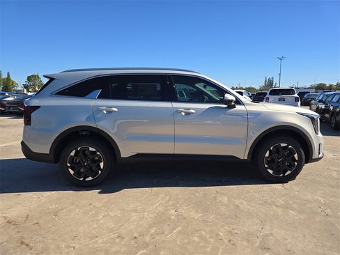 New 2026 Kia Sorento S image 8