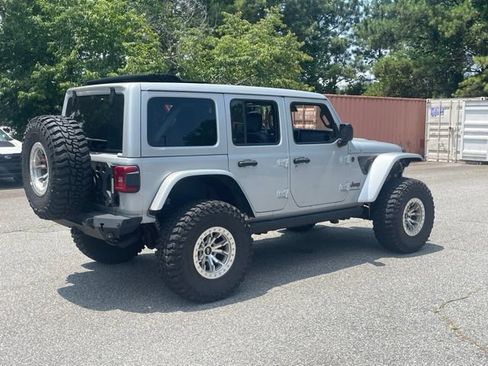 Used 2024 Jeep Wrangler Unlimited Rubicon AWD/4WD image 5