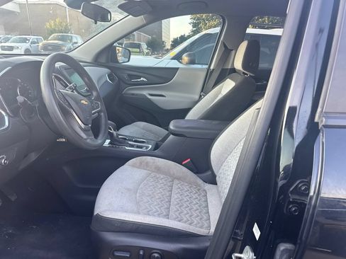 Used 2023 Chevrolet Equinox LS w/ LS Convenience Package FWD image 8