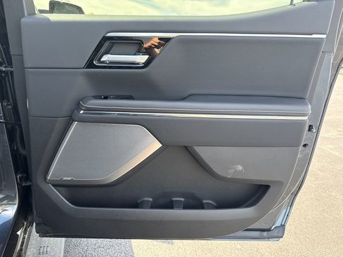 New 2025 GMC Sierra EV Denali image 39