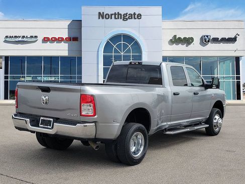Used 2024 RAM 3500 Tradesman w/ Chrome Appearance Group AWD/4WD image 4