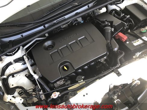 Used 2018 Toyota Corolla LE FWD image 24