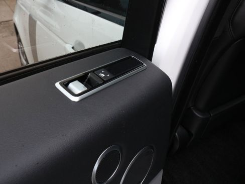 Used 2019 Land Rover Range Rover HSE image 40