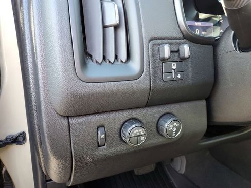 Used 2021 Chevrolet Colorado ZR2 w/ ZR2 Dusk Special Edition image 9