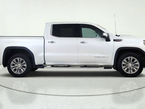 Used 2022 GMC Sierra 1500 Denali w/ Driver Alert Package II AWD/4WD image 7