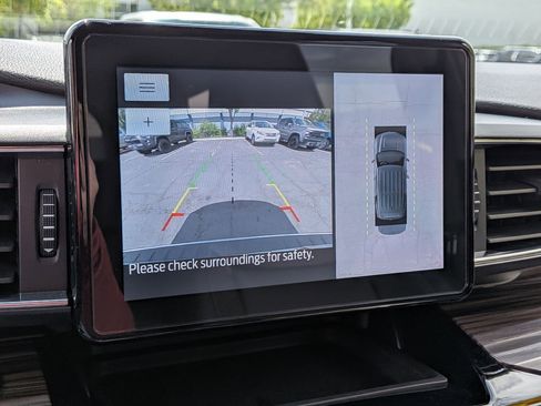 Used 2023 Ford Explorer Limited image 21