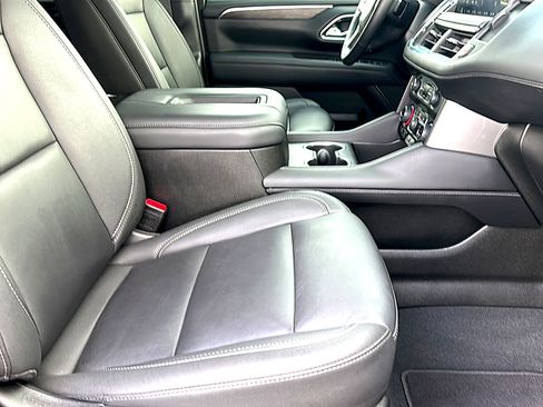 Used 2024 Chevrolet Tahoe Z71 w/ Luxury Package AWD/4WD image 25