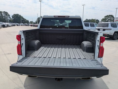 Used 2022 Chevrolet Silverado 1500 RST w/ Safety Package AWD/4WD image 5
