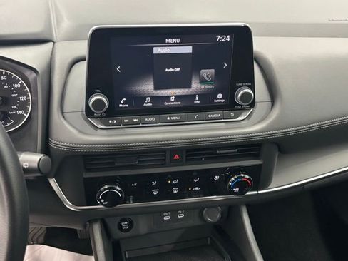 Used 2025 Nissan Rogue S FWD image 22