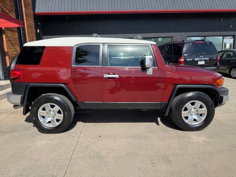 Used 2010 Toyota FJ Cruiser 4WD image 9