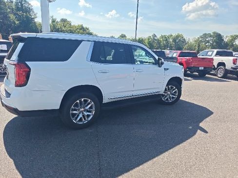 Used 2022 GMC Yukon SLT w/ SLT Premium Package RWD image 3