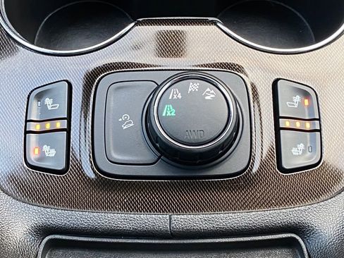 Used 2020 GMC Acadia AT4 image 30