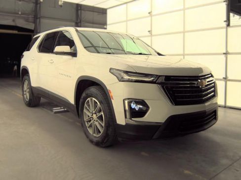 Used 2023 Chevrolet Traverse LT AWD/4WD image 3