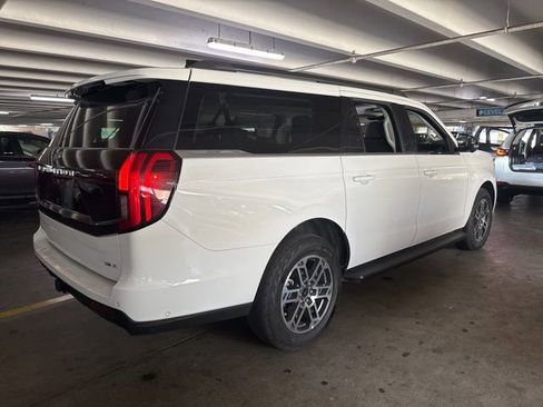 Used 2025 Ford Expedition Max Active image 3