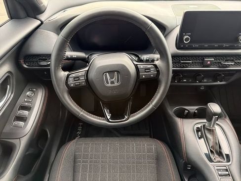 Used 2025 Honda HR-V Sport image 15