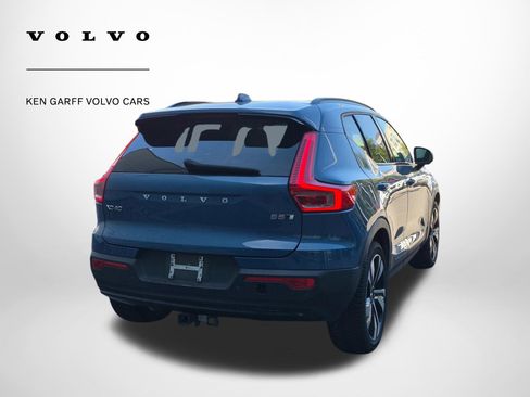 Used 2023 Volvo XC40 B5 Plus w/ Protection Package Premier AWD/4WD image 3