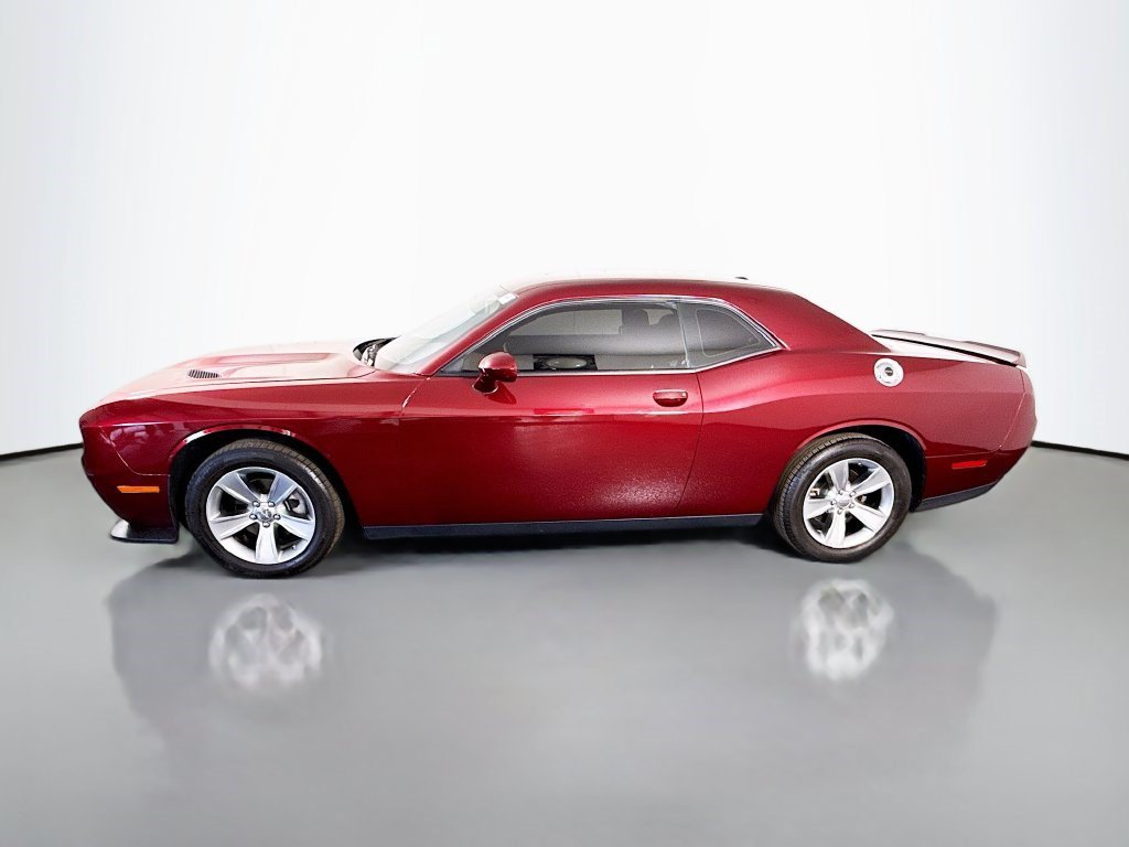 Used 2022 Dodge Challenger SXT RWD image 6